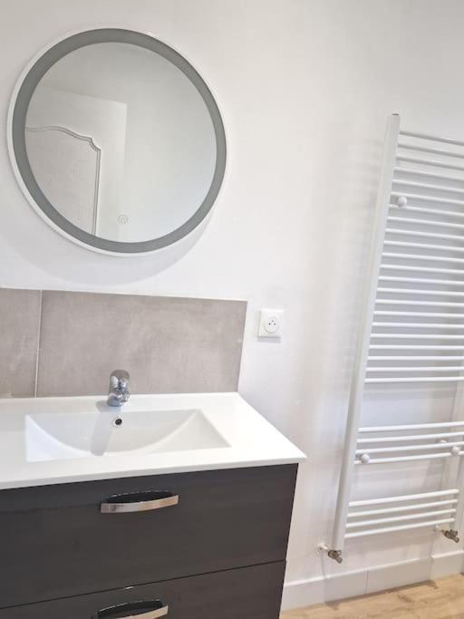 Maison A Aurillac - 3 Chambres - Arrivee Autonome ภายนอก รูปภาพ