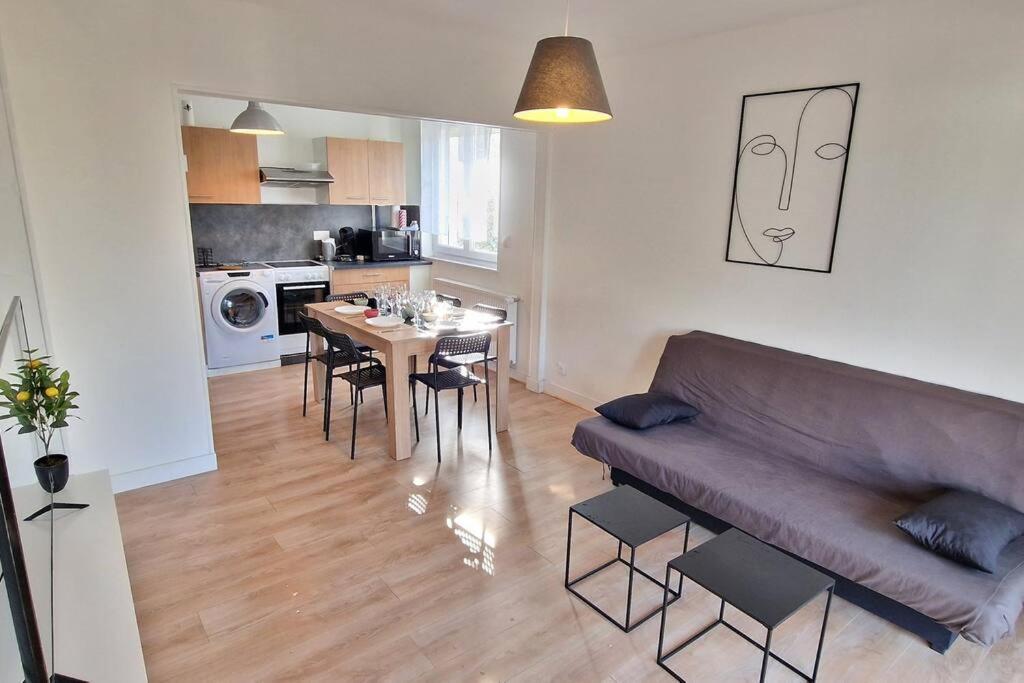 Maison A Aurillac - 3 Chambres - Arrivee Autonome ภายนอก รูปภาพ