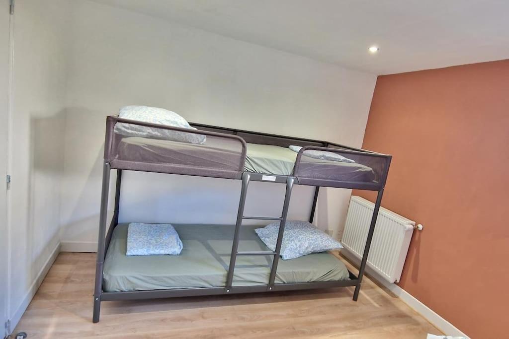 Maison A Aurillac - 3 Chambres - Arrivee Autonome ภายนอก รูปภาพ