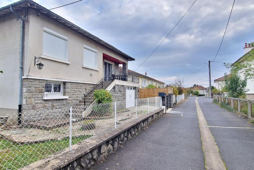 Maison A Aurillac - 3 Chambres - Arrivee Autonome ภายนอก รูปภาพ