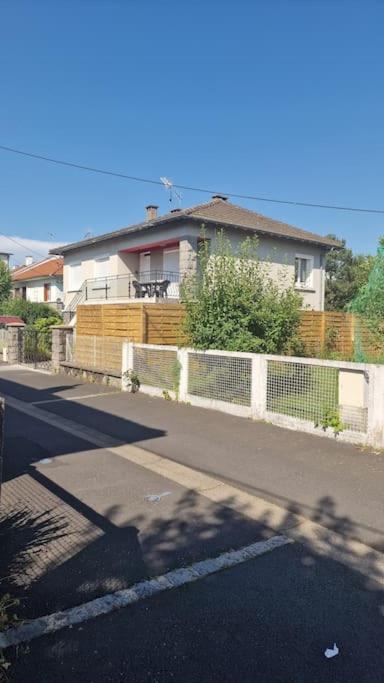Maison A Aurillac - 3 Chambres - Arrivee Autonome ภายนอก รูปภาพ